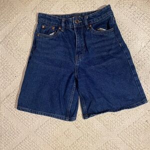 navy blue shorts